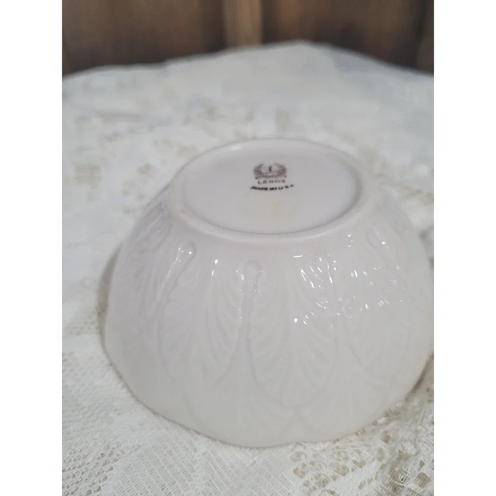 Lenox Leaf/Feather Design Porcelain Candy/Nut Dish Bowl Ivory Gold Christmas